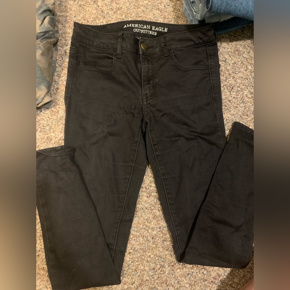 Black American Eagle skinny jeans